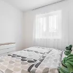 Appartement Awesome In With Wifi